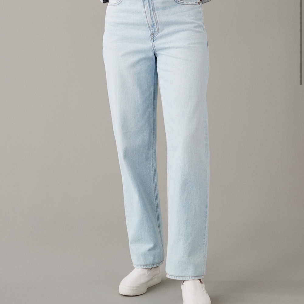 American Eagle Light Blue Women's Jeans. Size 4 x-long 👖